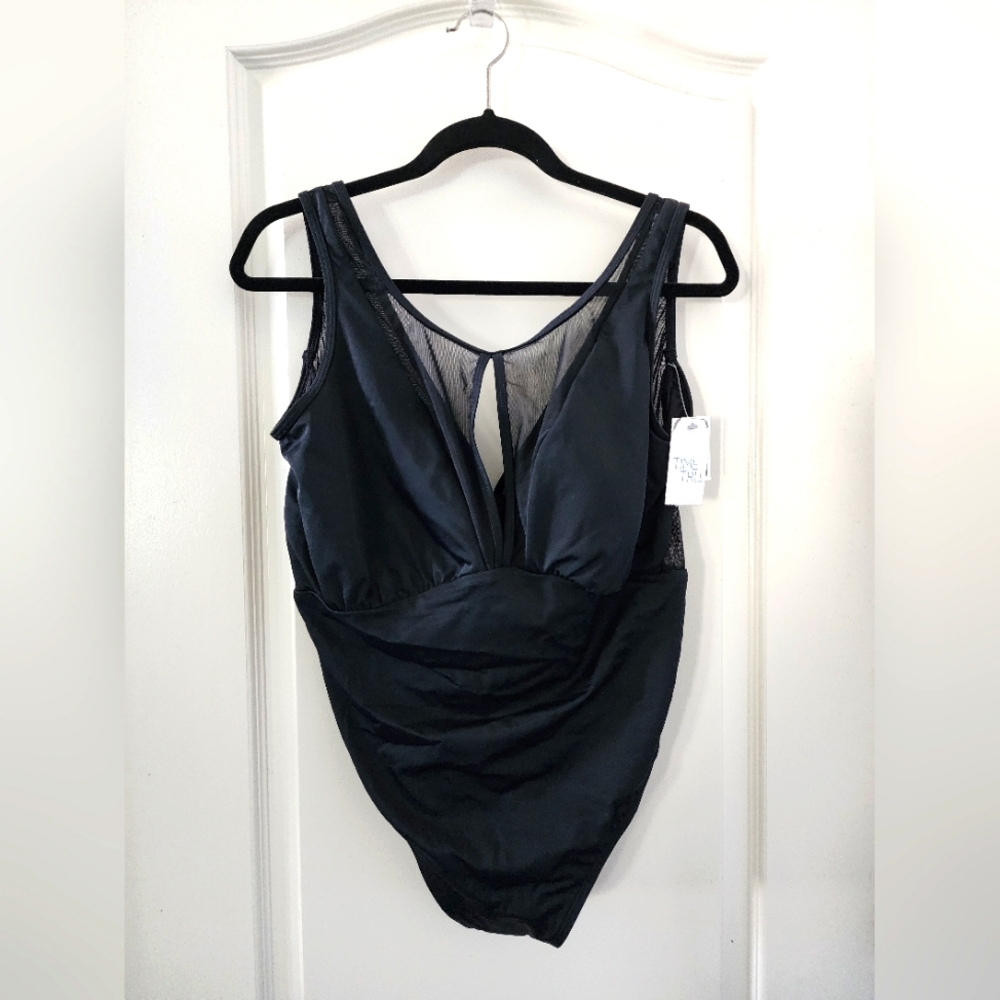 Black Swimsuit Size 1X (16-18)
